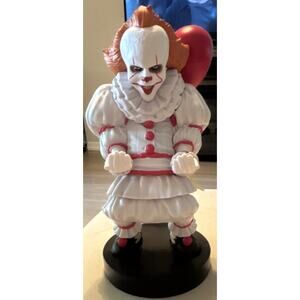 Cable Guys Figure: IT Chapter 2 - Pennywise with Balloon Accessory